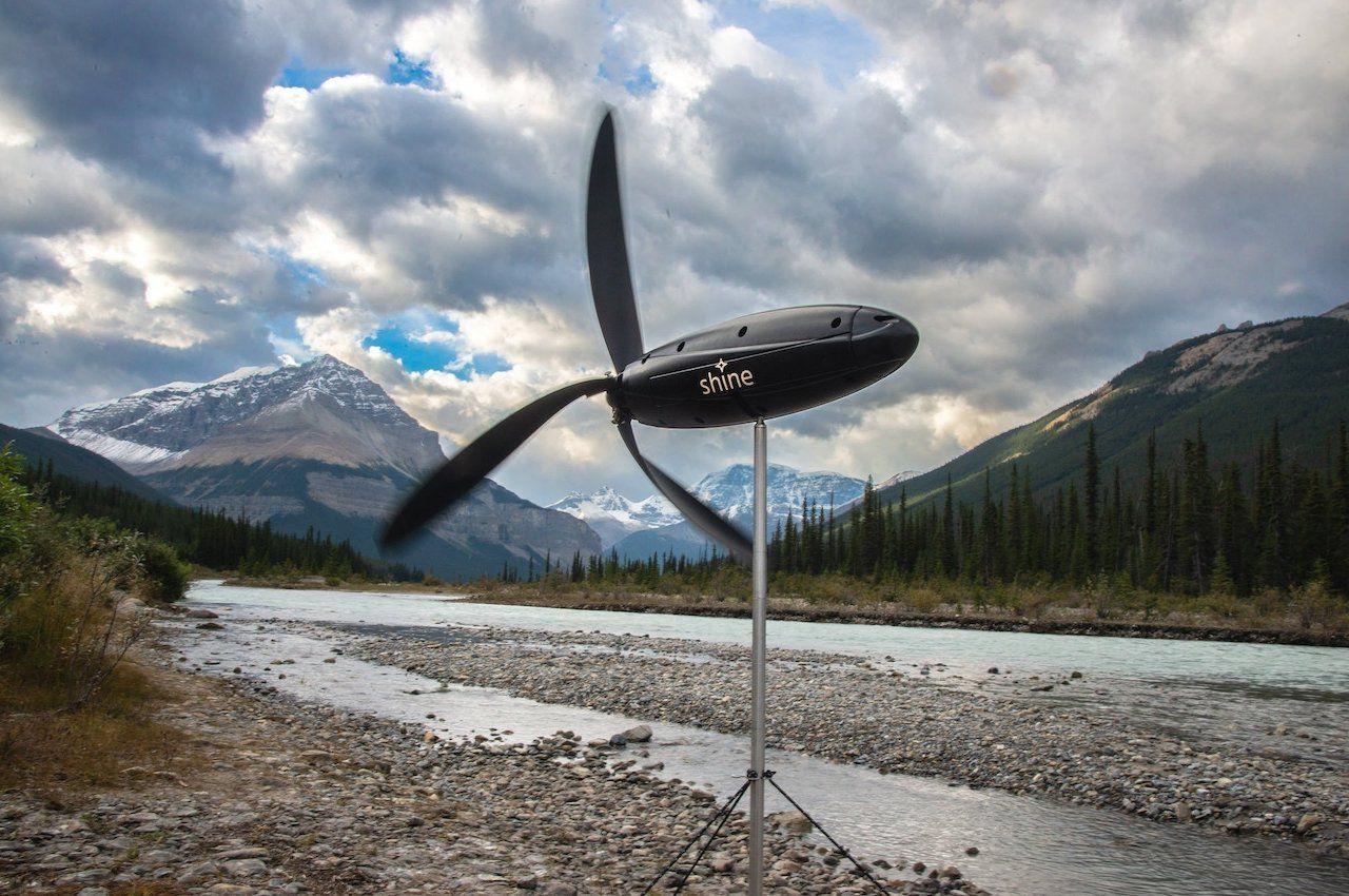 Компактный ветрогенератор Shine Turbine - это лучший способ зарядить ваши гаджеты в путешествии