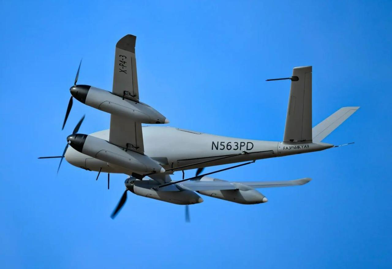 Уникальный беспилотник-трансформер Transwing, со складными крыльями, способен приземляться на любые движущиеся платформы