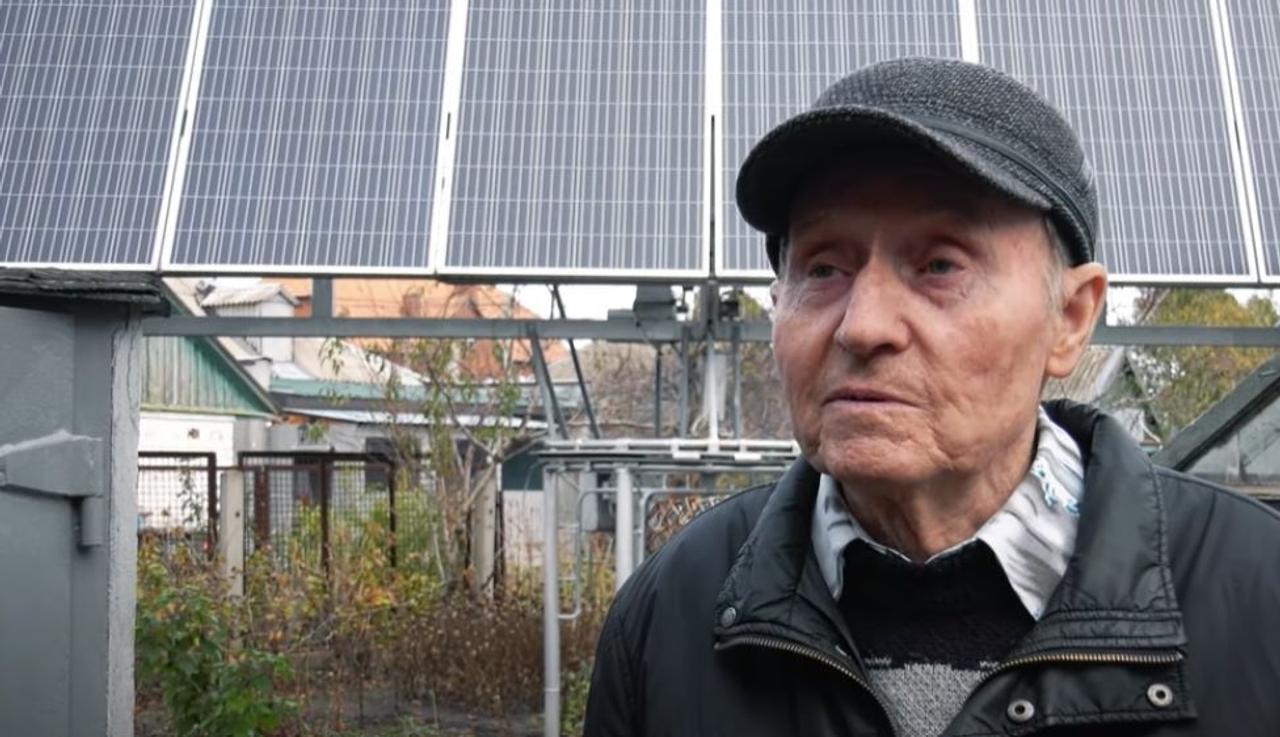 Пенсионер из Днепра построил автономную электростанцию на своем участке и больше не платит за электроэнергию