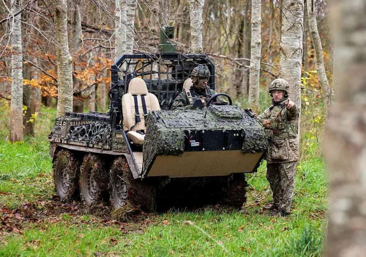 Британская армия испытывает гибридную машину-амфибию HAWC для ведения боевых действий