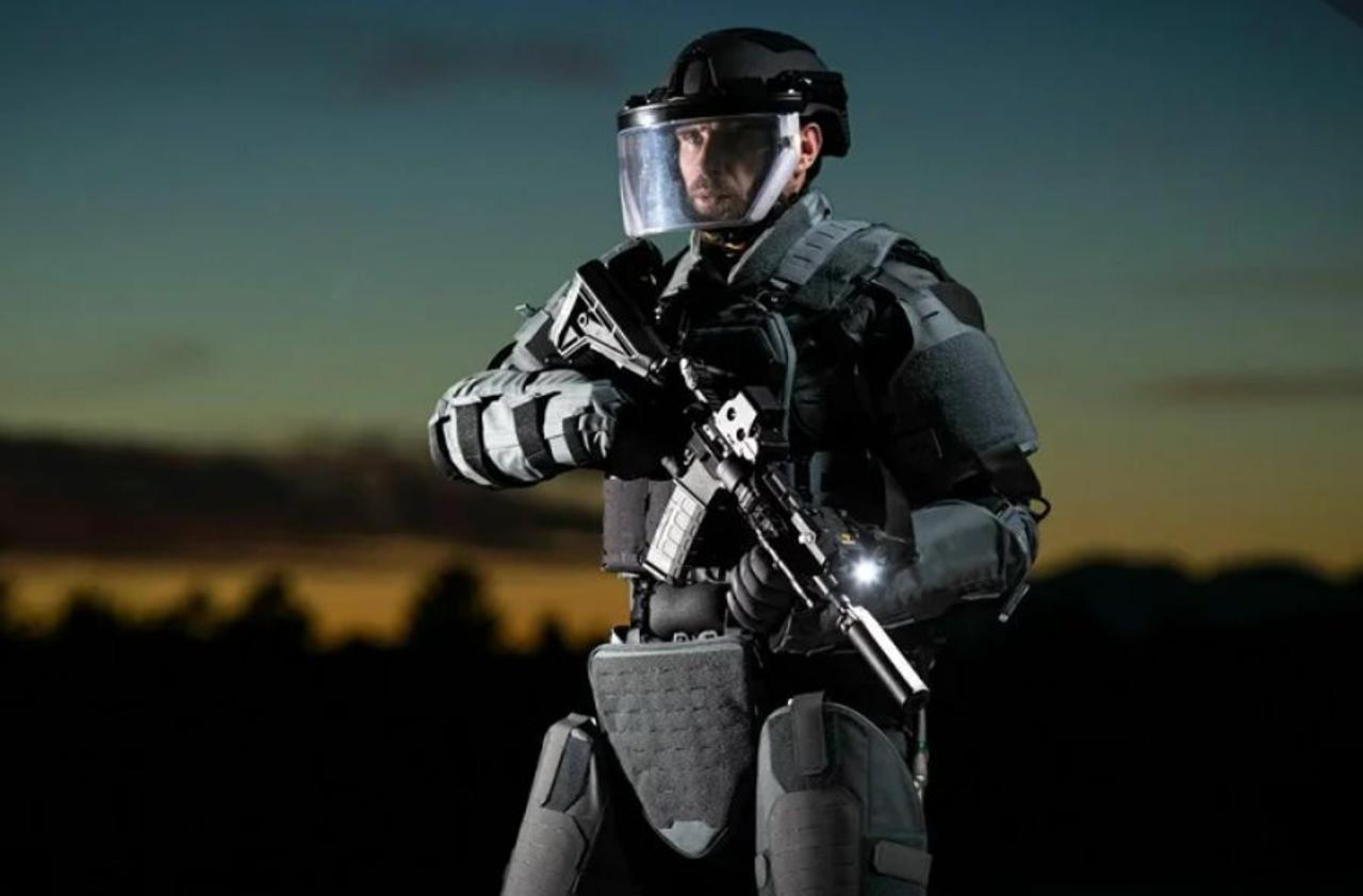 Компания Mehler Protection представила бронекостюм с пассивным экзоскелетом для военных