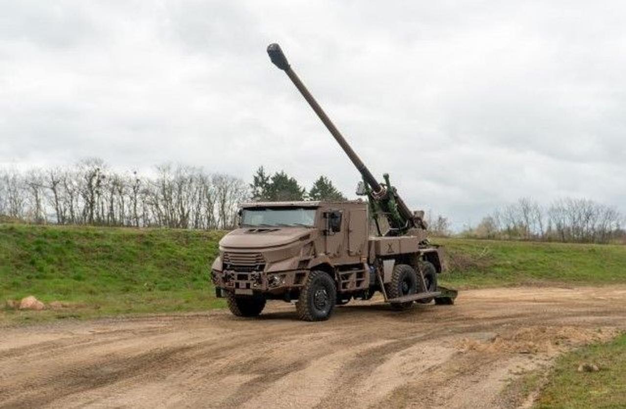 Новая французская 155-мм самоходная гаубица CAESAR Mk II предлагает повышенную мобильность, усиленную защиту и большую огневую мощь