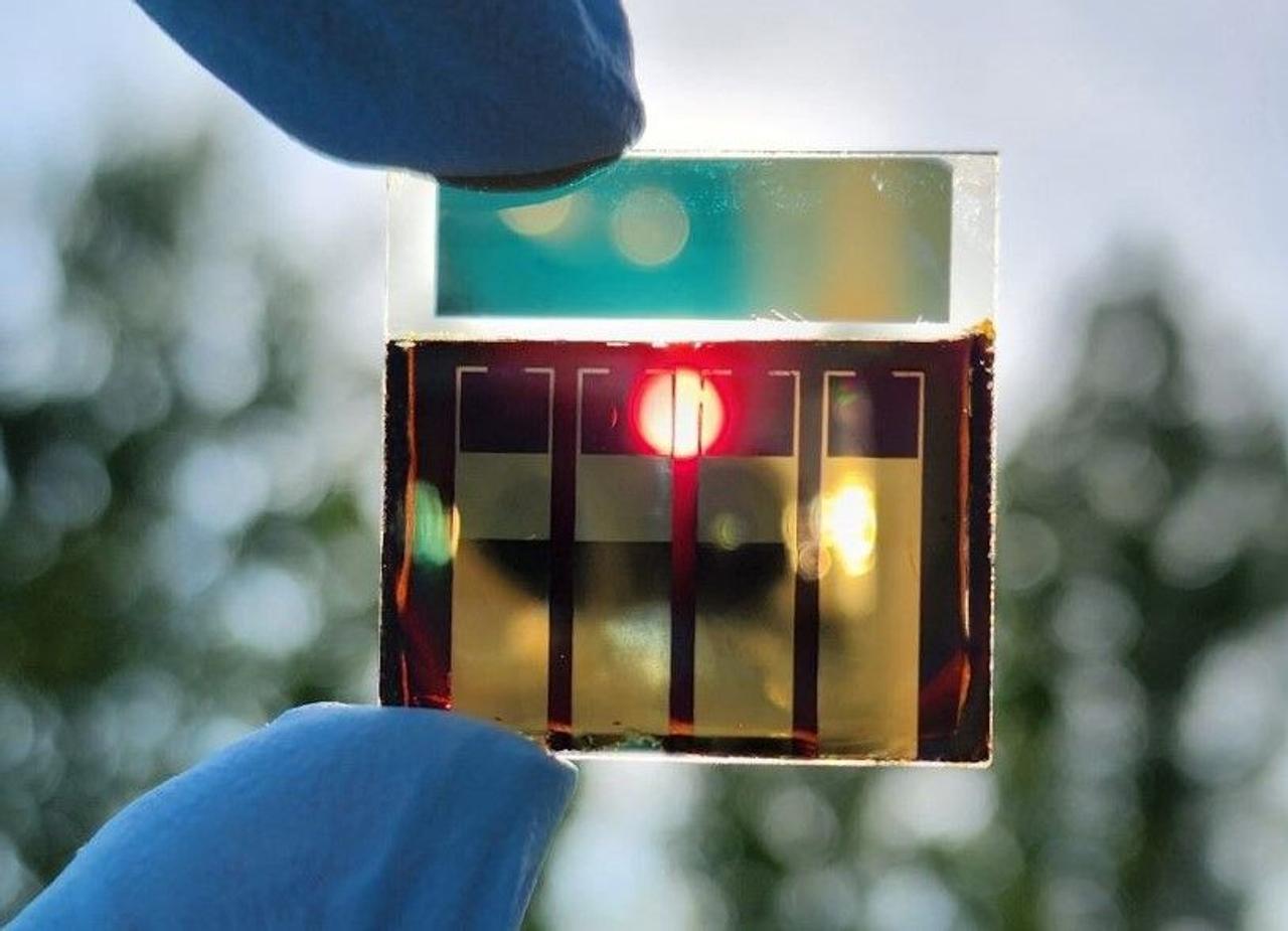 Южнокорейские ученые создали полупрозрачный перовскитный солнечный элемент с рекордным КПД 22,02%