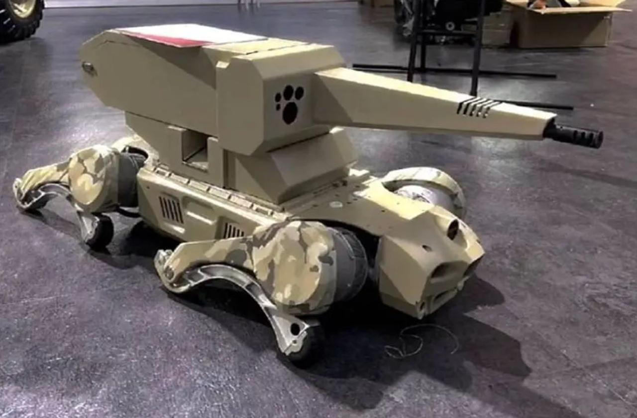Китайцы создали технологию повышающую точность стрельбы пулемета со спины робота - собаки