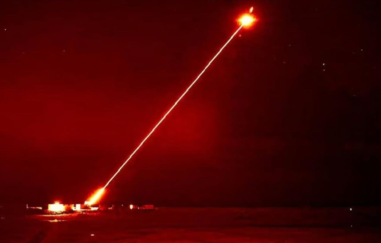 Министерство обороны Великобритании показало применение лазерного оружия DragonFire мощностью 50 кВт