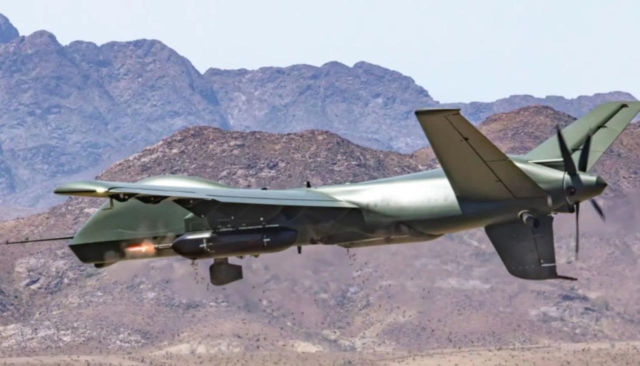Беспилотник Mojave оснащенный скорострельными пулеметами, 6000 выстр/мин, способен поразить любую цель