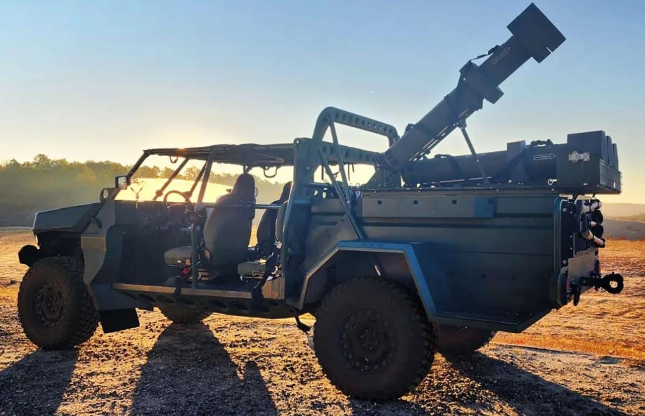 Пехотную машину ISV оснастили установками для барражирующих боеприпасов Hero-120 