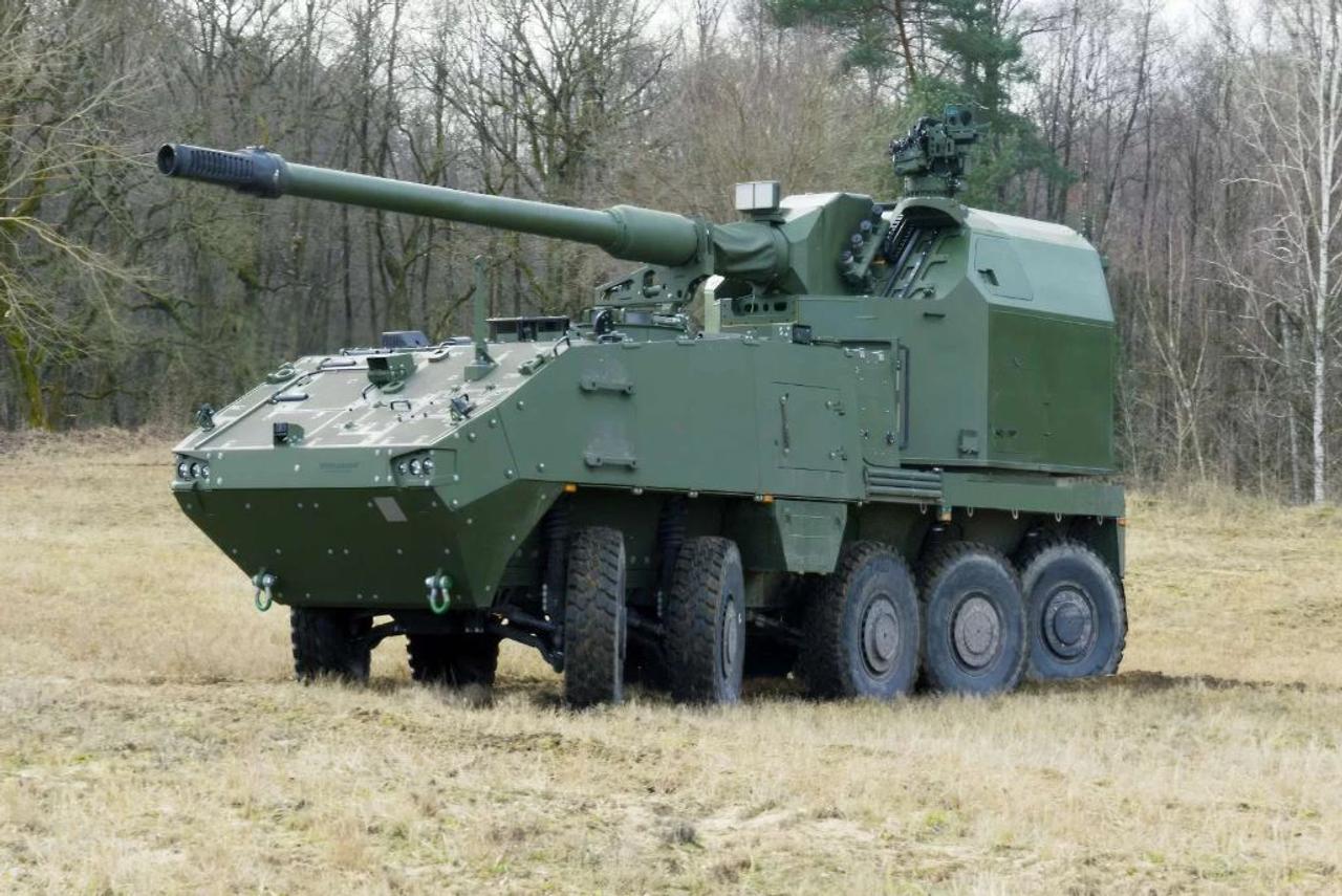 Новый артиллерийский модуль установленный на тяжелой бронемашине Piranha 10X10 способен вести стрельбу на 360 градусов на ходу