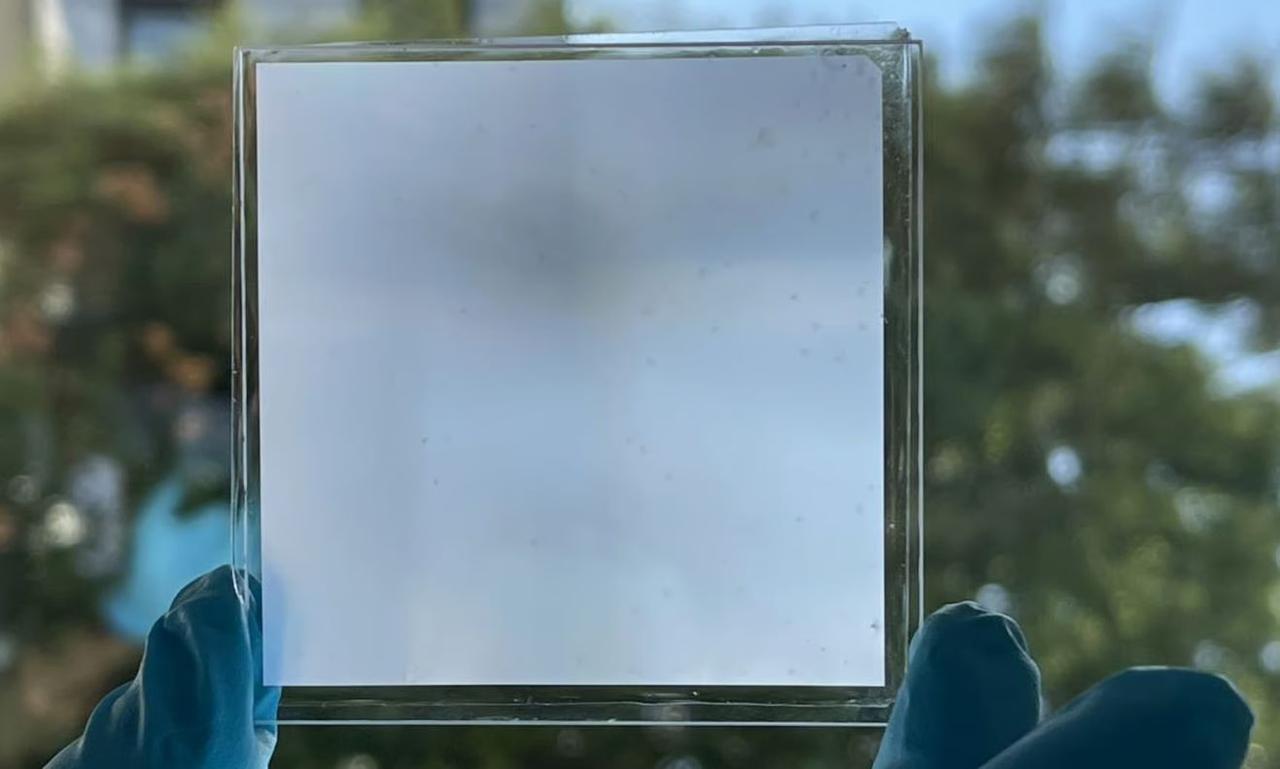 Новый метаматериал, более прозрачный, чем стекло, охлаждает помещение и самоочищается