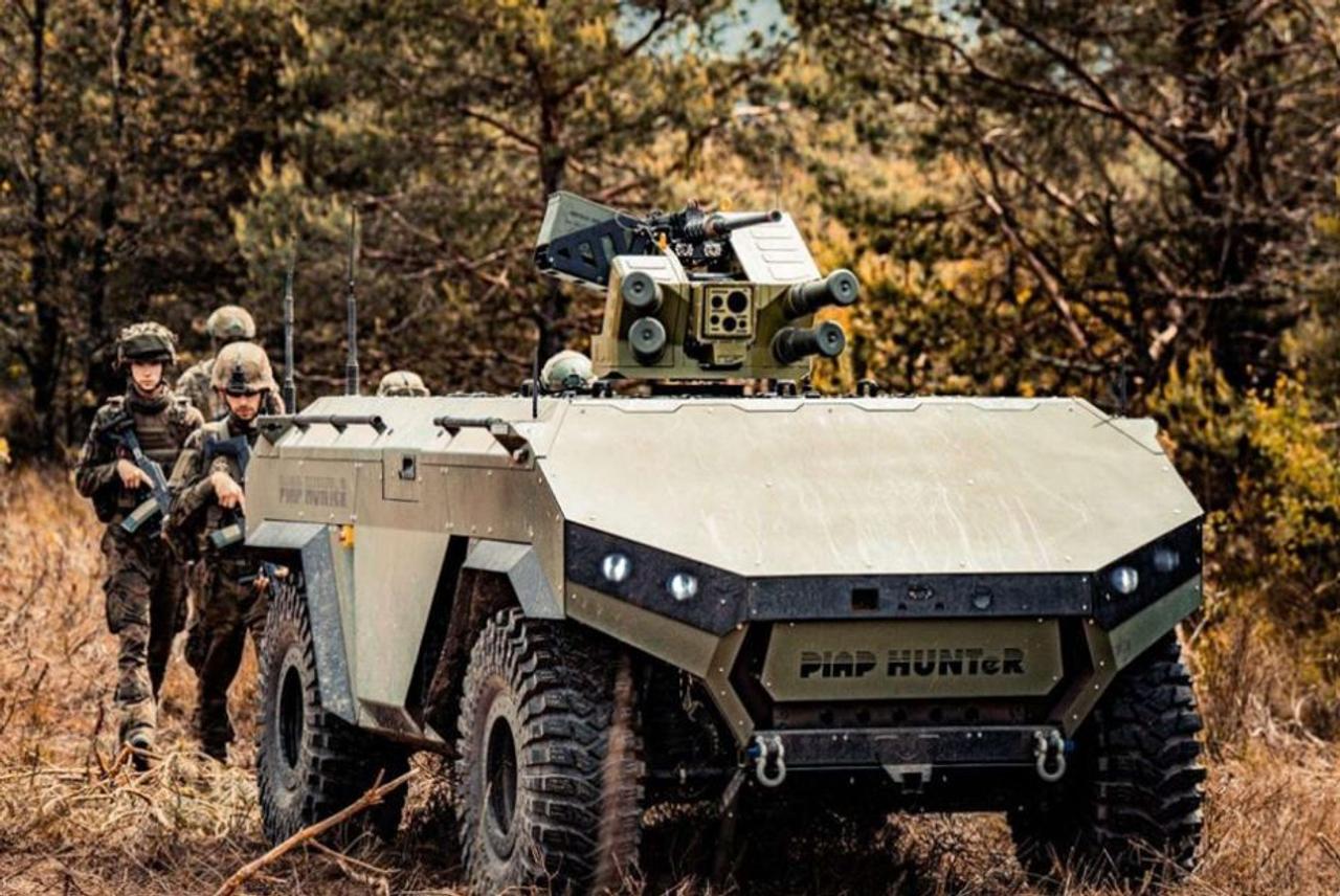 Наземный беспилотник PIAP Hunter Nex-Gen предназначен как для наблюдения, так и патрулирования и охраны границ