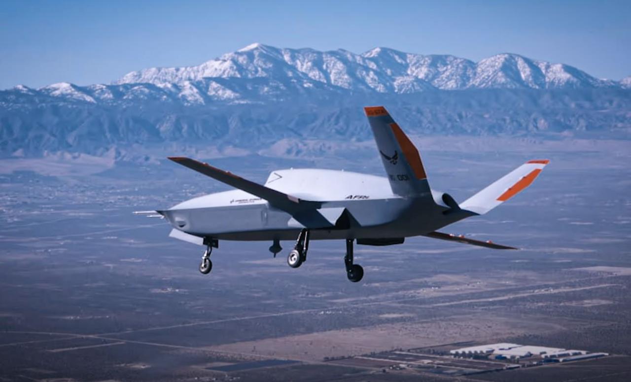 ВВС США показали первый полет новейшего ударно-разведывательного беспилотника X-67A