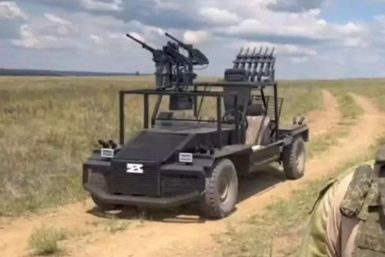 Для охоты за украинскими дронами россияне создали «чудо-багги» zveraBoy с шестью автоматами и картечными минометами