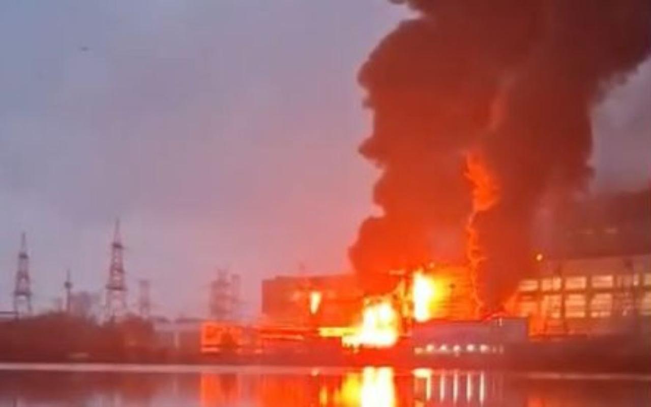 В Московской области, после атаки дронов, горит Шатурская ГРЭС – самый крыпный поставщик электроэнергии и тепла в Москву и область