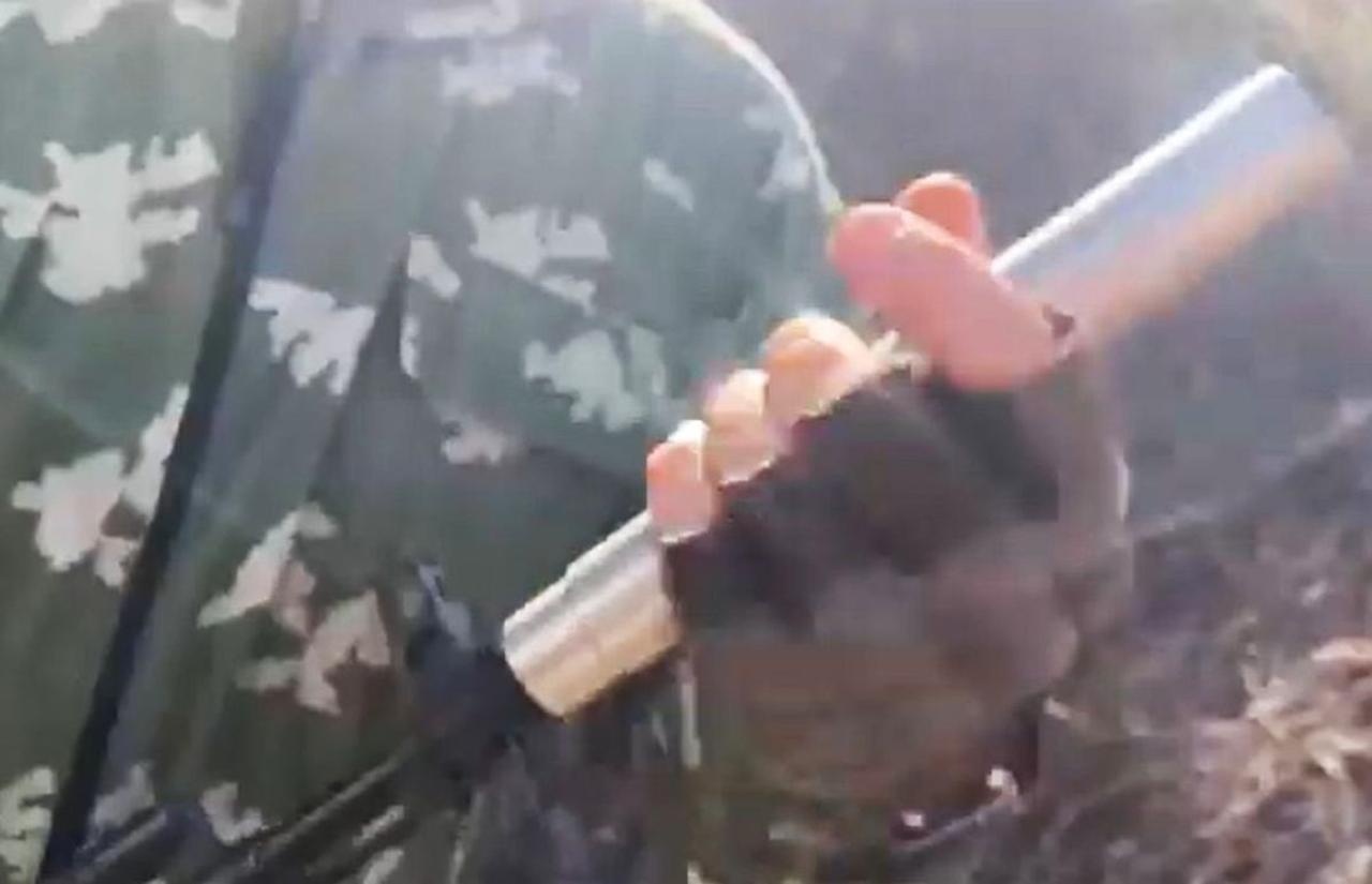 В России показали примитивный перехватчик дронов «Drone Buster», монтируемый на АК‑47: сможет ли он противостоять FPV?