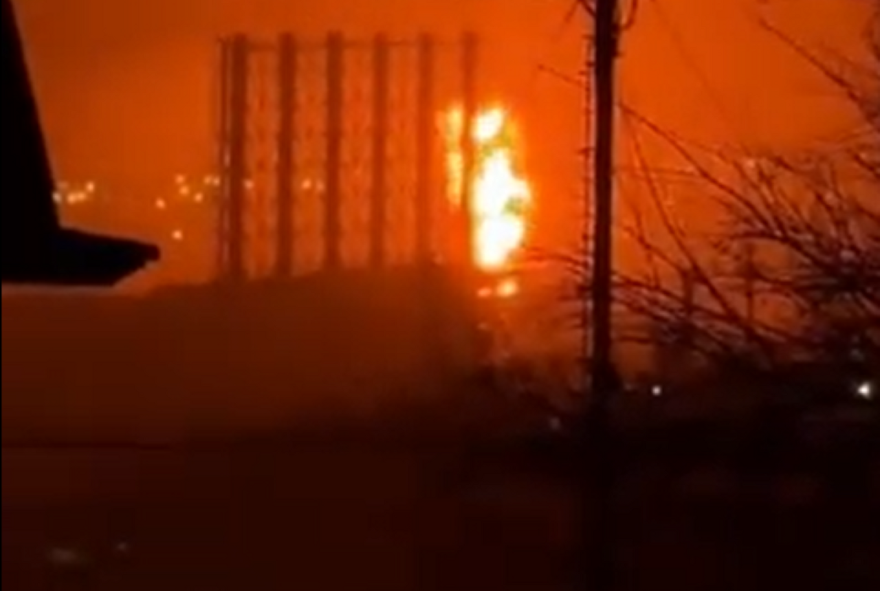 Украинские беспилотники вновь ударили по НПЗ «Роснефти» в Туапсе — парализован ключевой нефтяной узел юга России