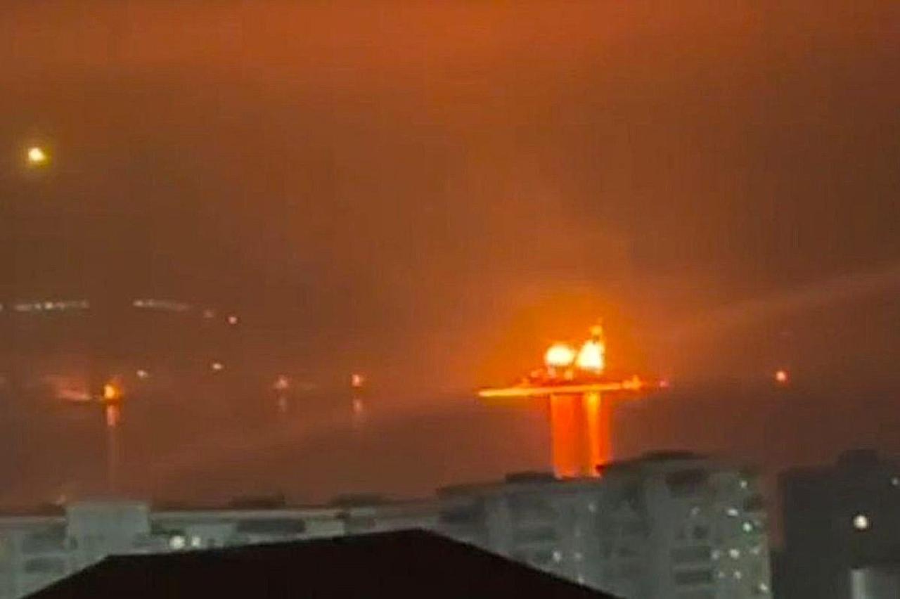 Нанесен удар по российскому нефтяному терминалу «Шесхарис» — атака Украины парализует экспорт нефти России