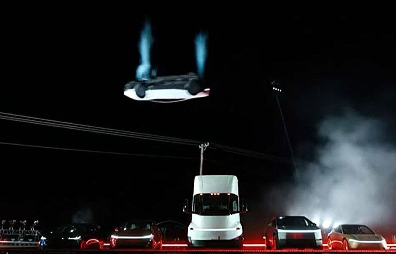 Tesla показала літаючий спорткар Roadster, який виконує перевороти в повітрі і розгоняеться до 96 км/год за 0,81 секунди