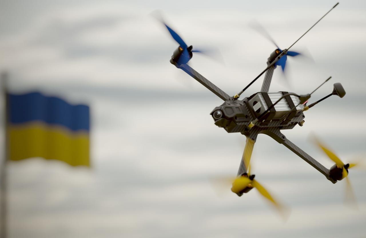 Українські FPV дрони-камікадзе «Укропчик» з «машинним зором», стійкі до радіоелектронних систем, дальність польоту 30 км