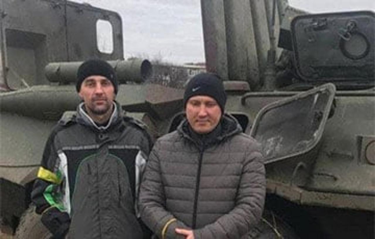 Два украинских железнодорожника без оружия захватили российский БТР