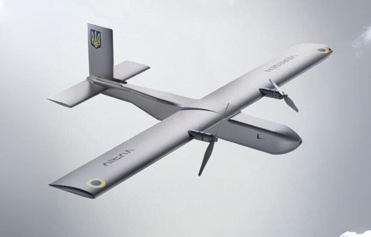 Дрон-матка «Вересень» расширяет дальность FPV-операций, обеспечивает защиту связи и работает как разведчик и ударный дрон