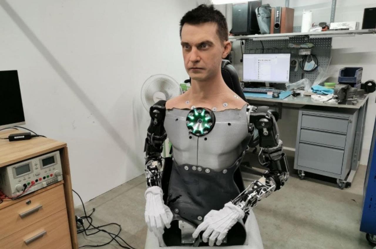 В России создали человекоподобного робота-компаньона Robo-C-2