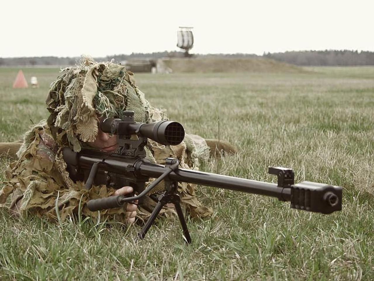 Чешская снайперская винтовка «Falcon», способна уничтожить вражескую бронетехнику