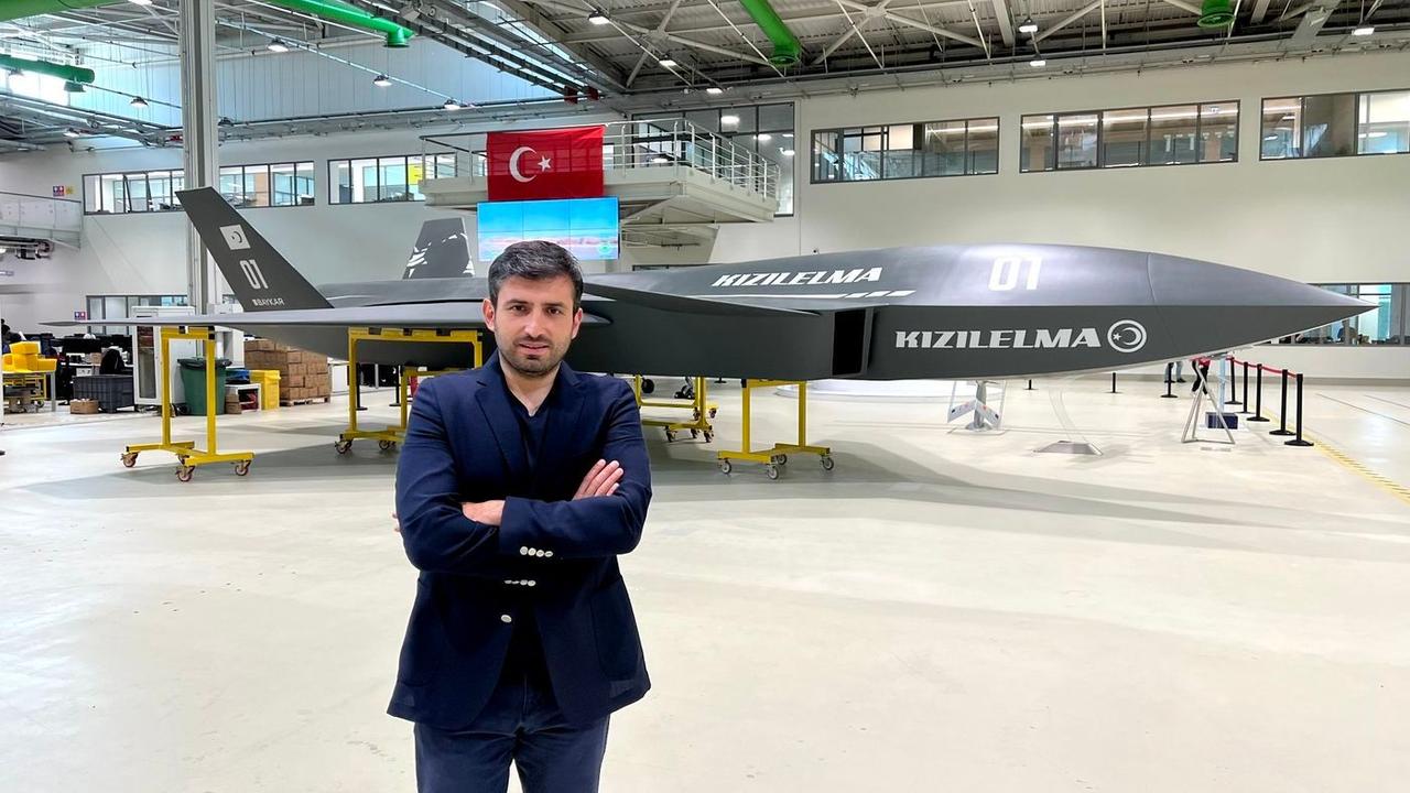 В Турции представили первый беспилотник Bayraktar Kizilelma, который будут оснащаться украинским двигателем АИ-322Ф
