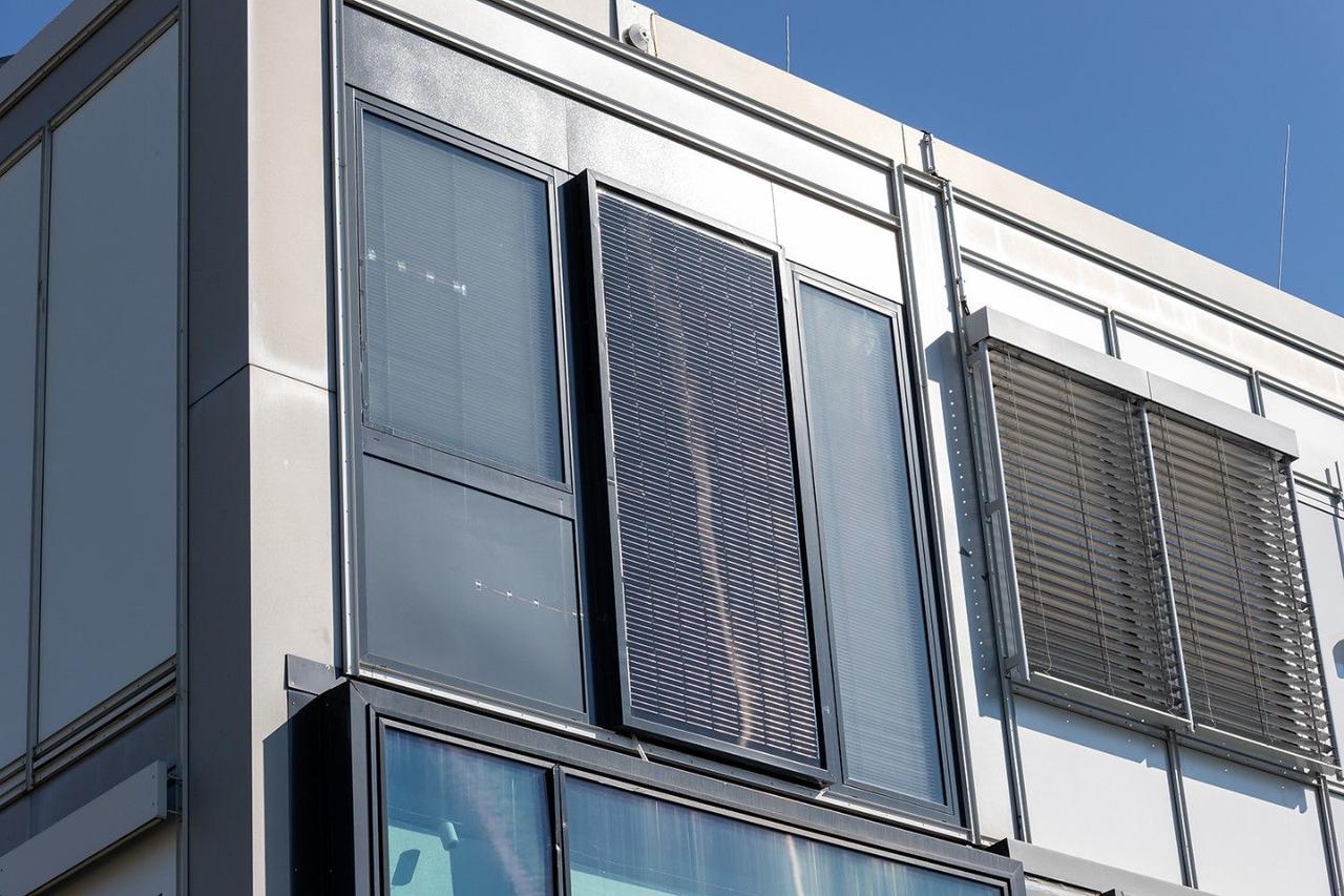 Модульные фасады зданий на солнечных батареях могут обогревать и охлаждать помещения