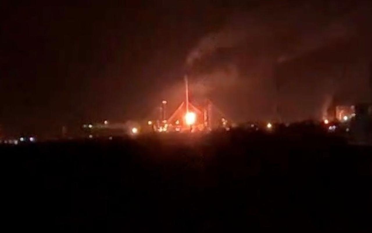 Украинские дроны поразили Саратовский нефтеперерабатывающий завод «Роснефть»: мощный удар по энергетике России