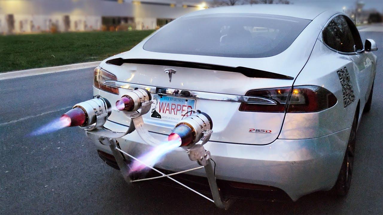 Умелец сделал первую в мире реактивную Tesla, установив на электромобиль 3 реактивных двигателя