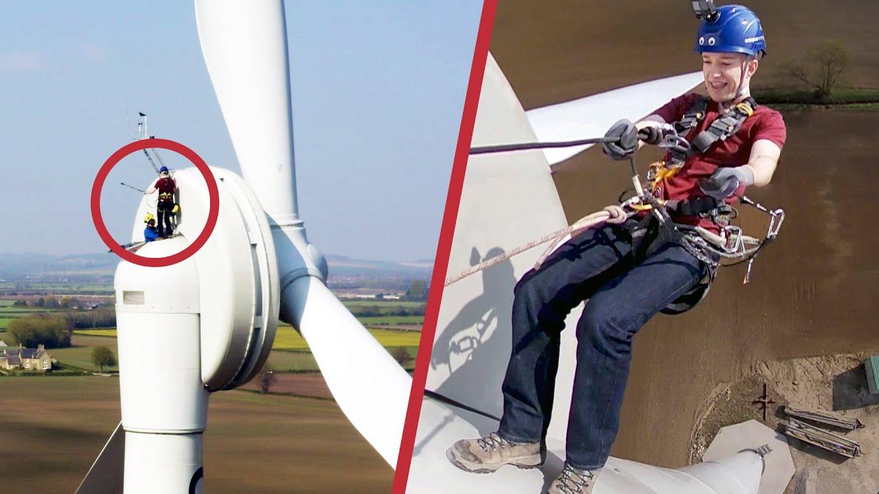 Безумный YouTuber показал как спустится через аварийный выход ветряной турбины с высоты 50 метров