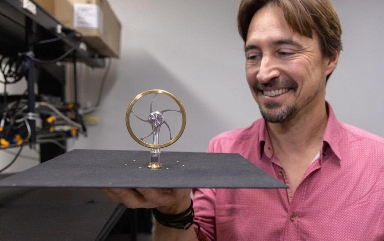 Инженеры создали уникальный двигатель генерирующий энергию ночью за счёт холода космоса