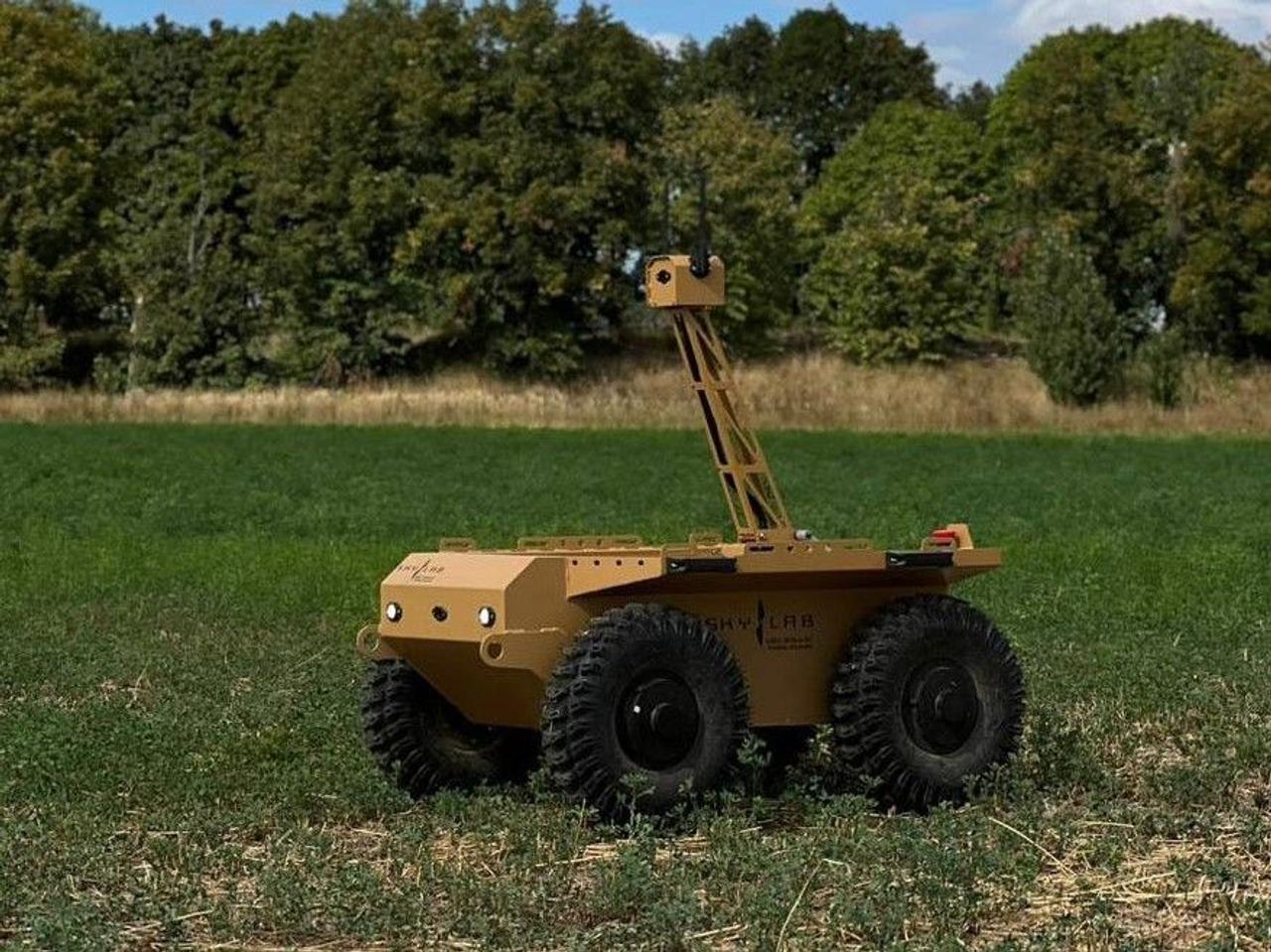 На фронте протестировали наземного робота Sirko, украинских разработчиков, он способен автономно перевозить грузы до 200 кг