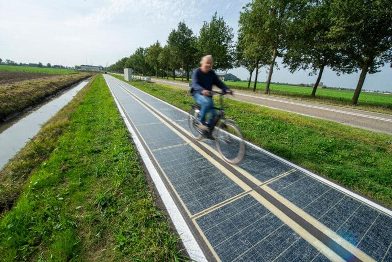 В Нидерландах начали устанавливать «солнечные» велосипедные дорожки которые вырабатывают «чистую» электроэнергию