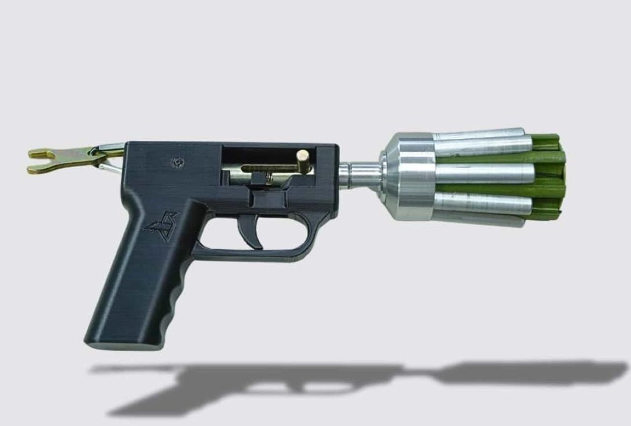 Украинский сеткомет «Ptashka»: как новое ручное оружие помогает защищаться от FPV-дронов на передовой