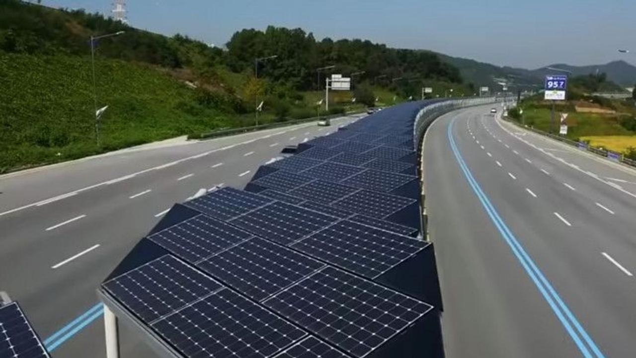 В Южной Корее построили «солнечную» велосипедную трассу посреди крупной автомагистрали