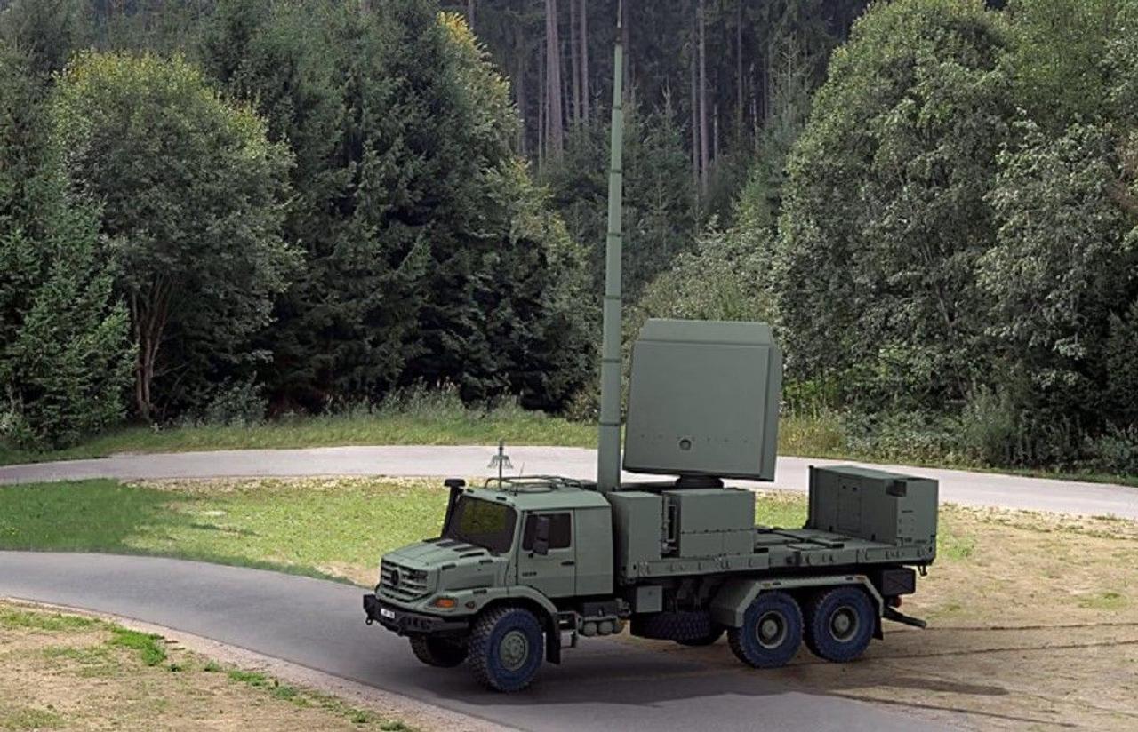 Многоцелевой радар GM200 MM/C обнаруживает и классифицирует самолеты, ракеты, вертолеты, беспилотники, артиллерию и минометы