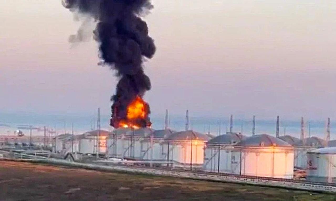 Беспилотники СБУ второй раз за месяц поразили крупнейший нефтяной терминал «Таманьнефтегаз»: удар по энергетической логистике РФ